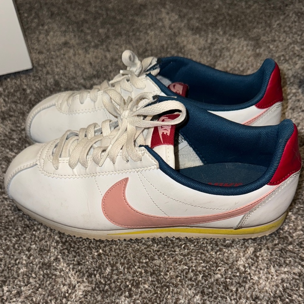 Nike Women's Sneakers - White, Pink, Red, Blue